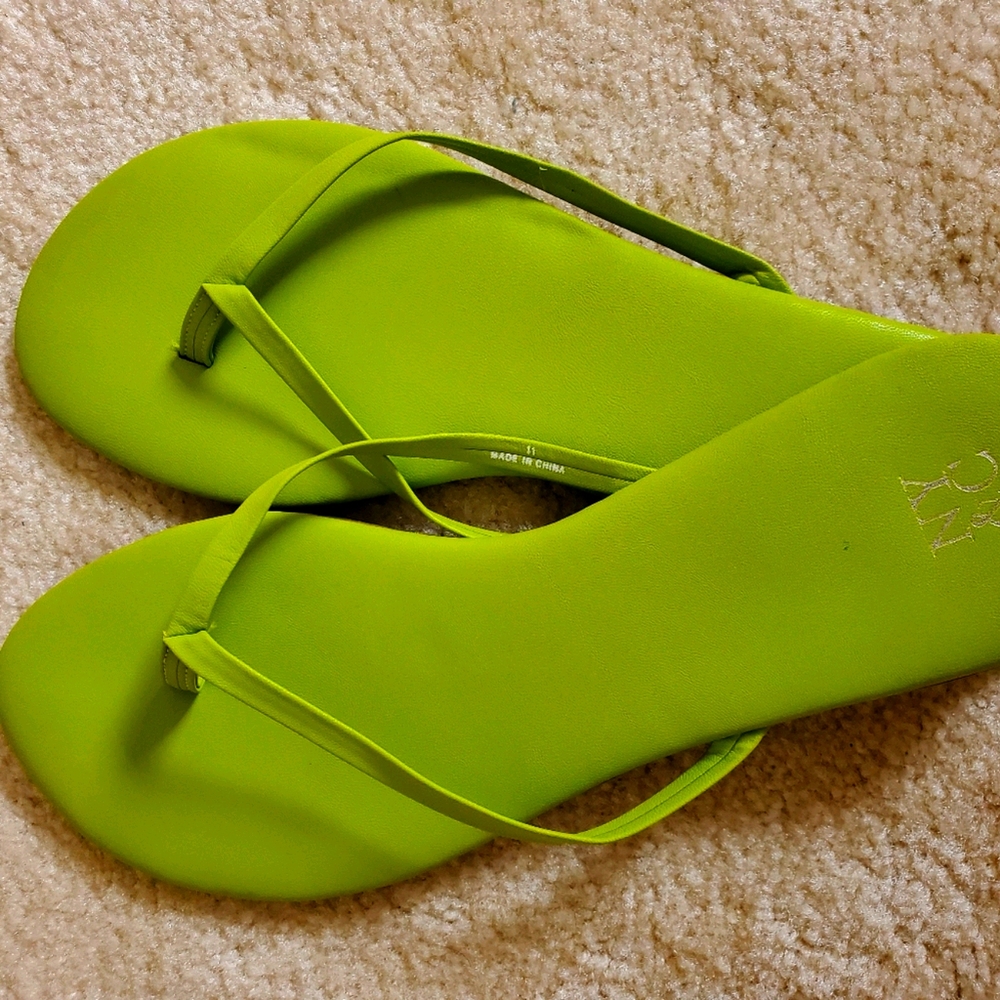 🔥🔥NYC Flat Flip Flops Thong Sandals sz 11